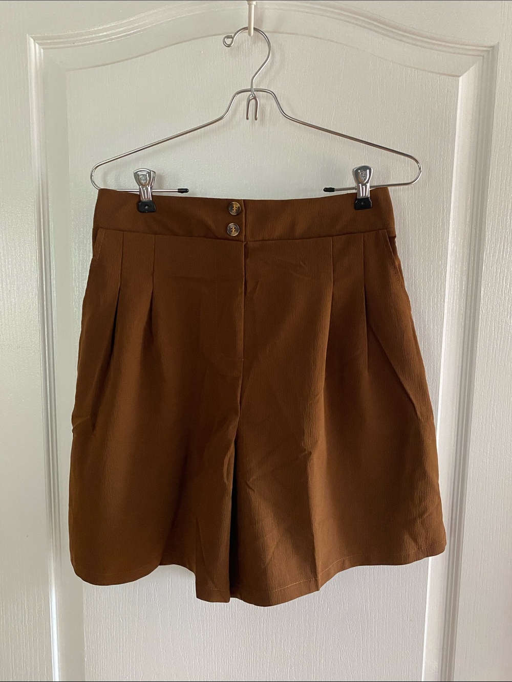 High-Waist Brown Pleated Women’s Shorts